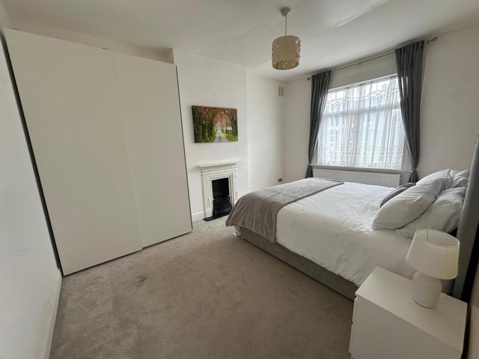 Luxurious Living 4 Bedroom Home London Exterior photo